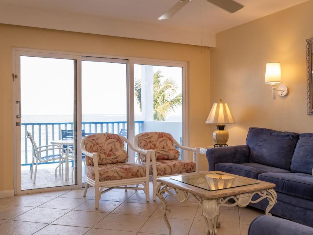 Paradise Island Beach Club  Rooms  Rooms Image 3 3