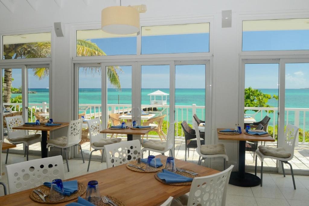 Sandyport Beach Resort  Dining  Restaurant 1