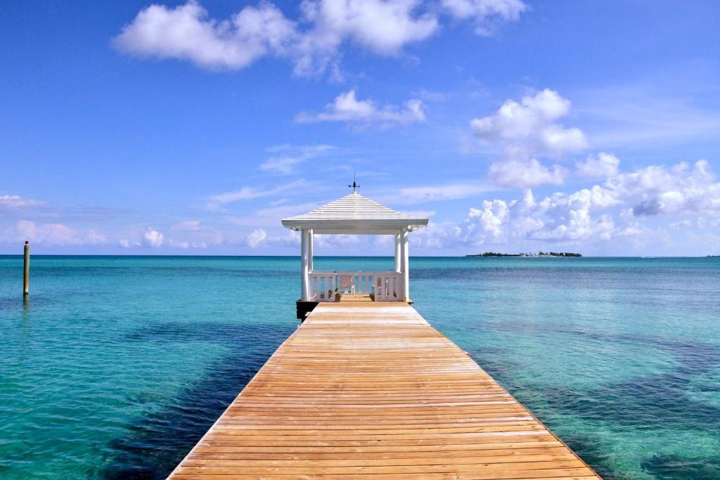 Sandyport Beach Resort  Facilities  Beach 23