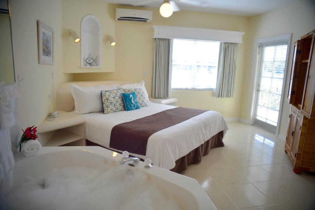 Sandyport Beach Resort  Rooms  Rooms Image 10 10