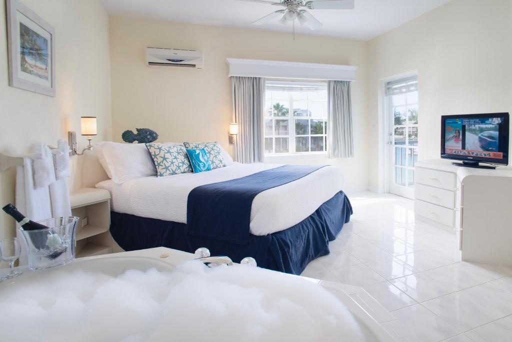 Sandyport Beach Resort  Rooms  Rooms Image 3 3