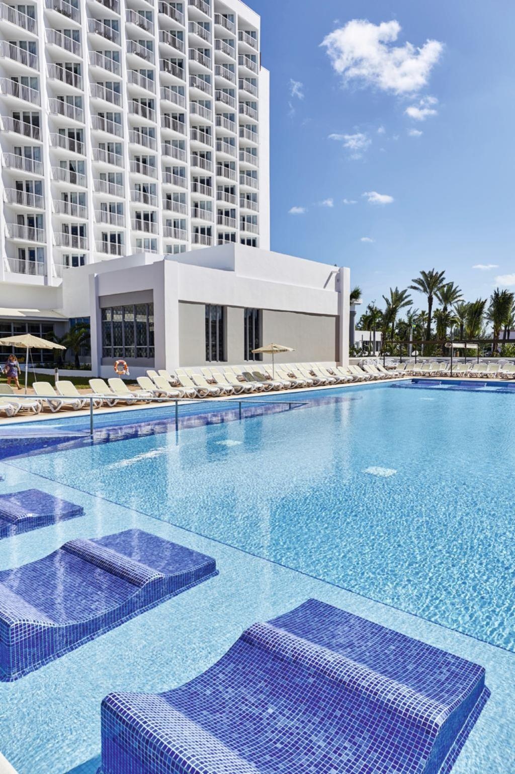Riu Palace Paradise Island Adults Only All Inclusive  Facilities  Swimming Pool Outdoor 23