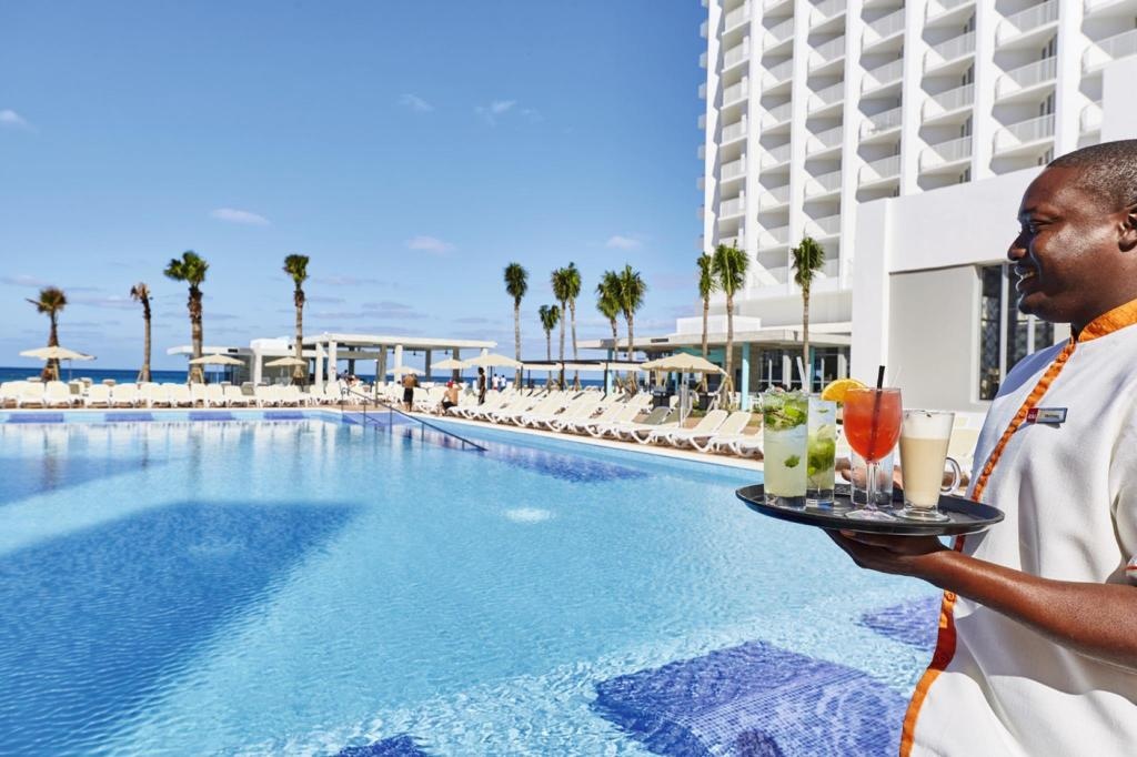 Riu Palace Paradise Island Adults Only All Inclusive  Facilities  Swimming Pool Outdoor 9