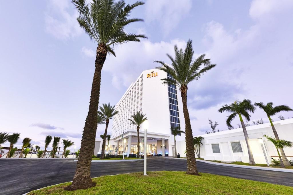 Riu Palace Paradise Island Adults Only All Inclusive  Property Views  Exterior View 7