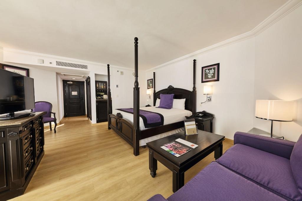 Riu Palace Paradise Island Adults Only All Inclusive  Rooms  Oceanfront Junior Suite Room Plan 14