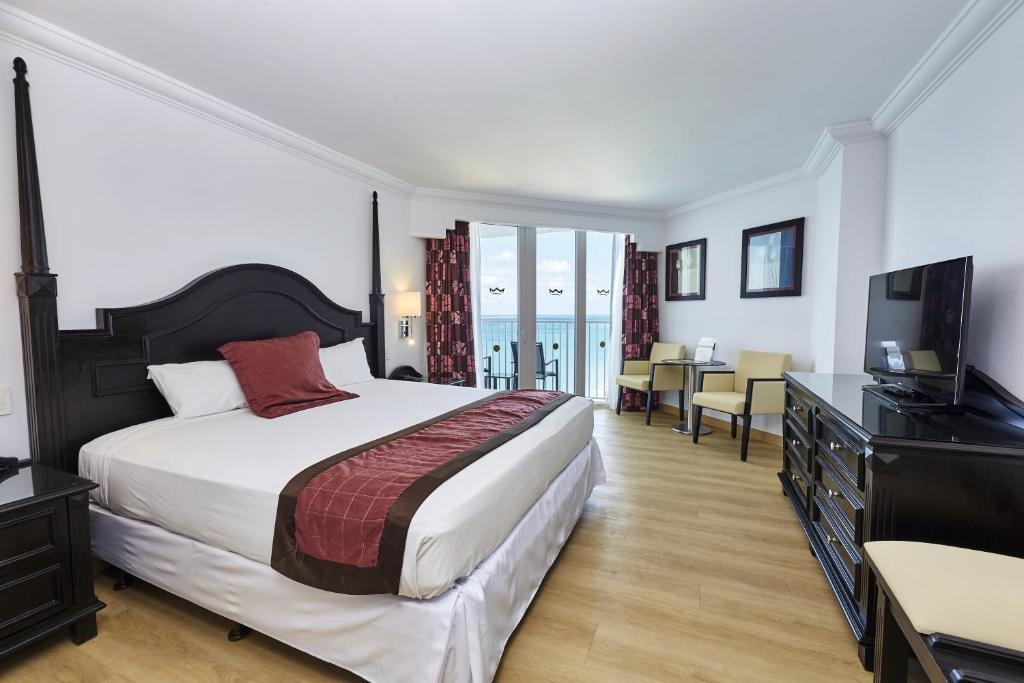 Riu Palace Paradise Island Adults Only All Inclusive  Rooms  Rooms Image 5 5