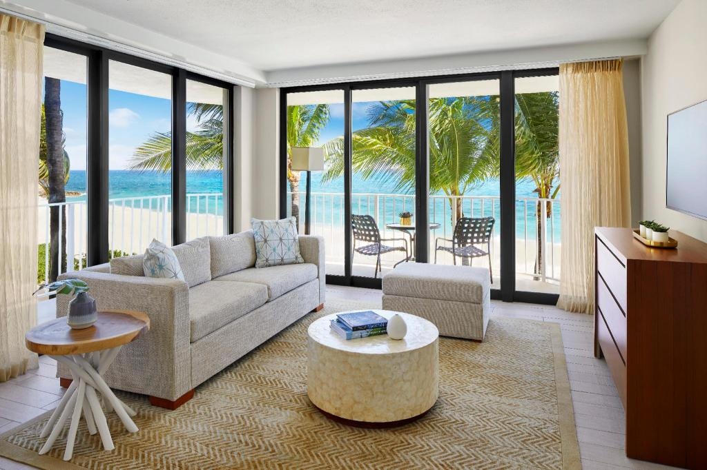 The Coral At Atlantis  Rooms  1 Bedroom Regal Suite Separate Living Room 7