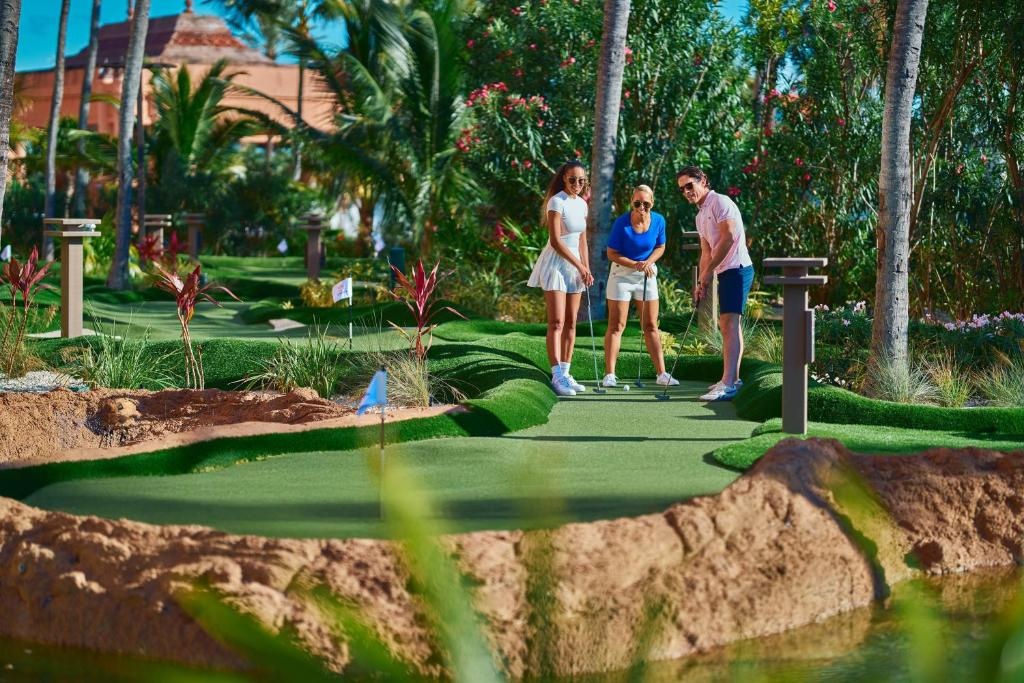 The Cove At Atlantis  Facilities  Golf Course On Site 28