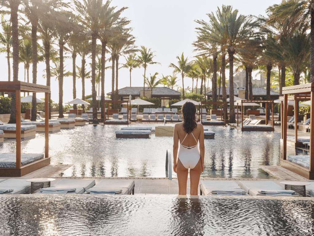 The Cove At Atlantis  Facilities  Swimming Pool 6