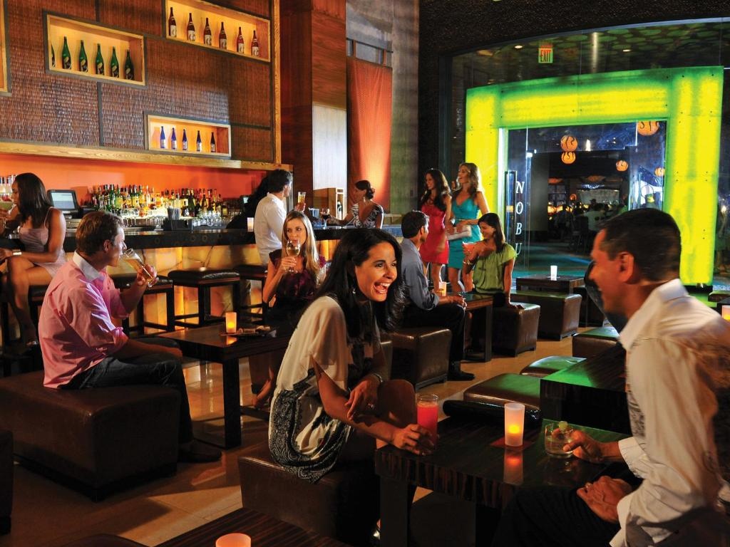 The Reef At Atlantis  Facilities  Barlounge 15
