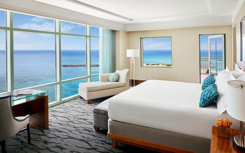 The Reef At Atlantis  Rooms  1 Bedroom Topaz Suite Bed 1