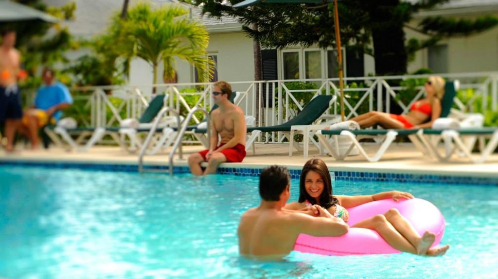 Bay View Suites Paradise Island  Facilities  Swimming Pool 5