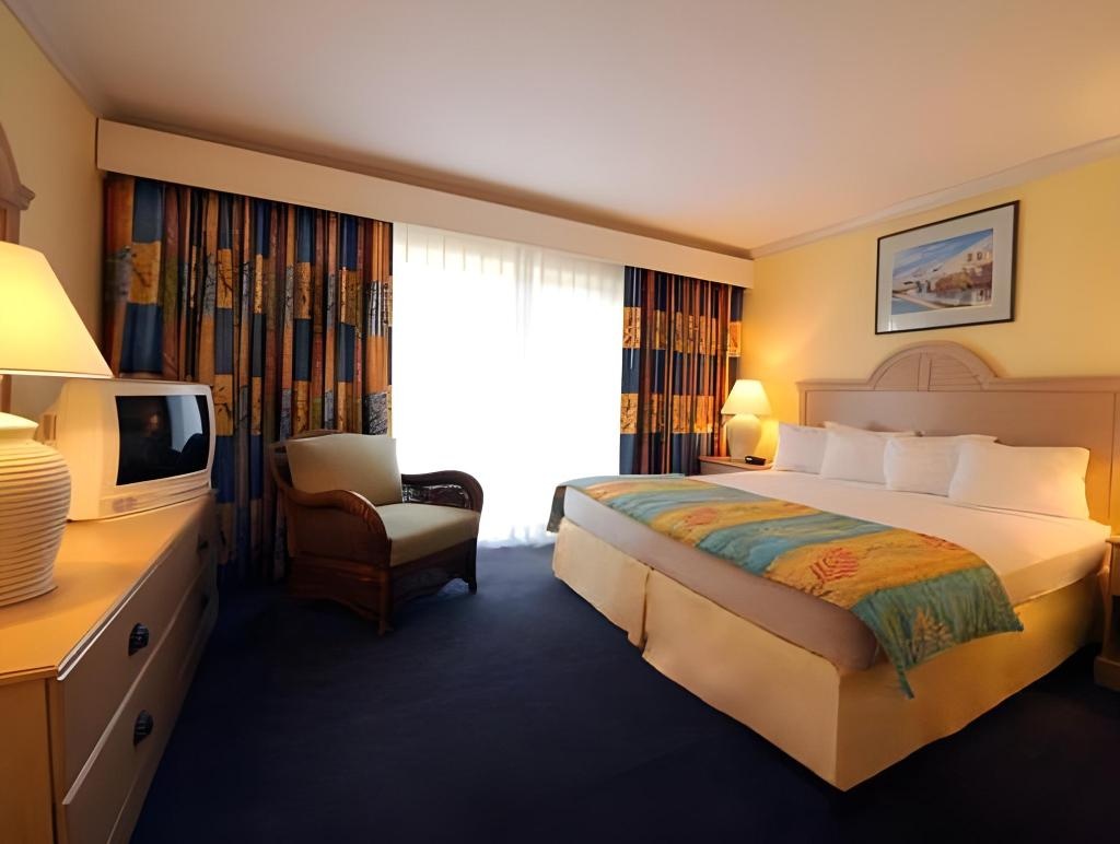 Bay View Suites Paradise Island  Rooms  One Bedroom Suite 5