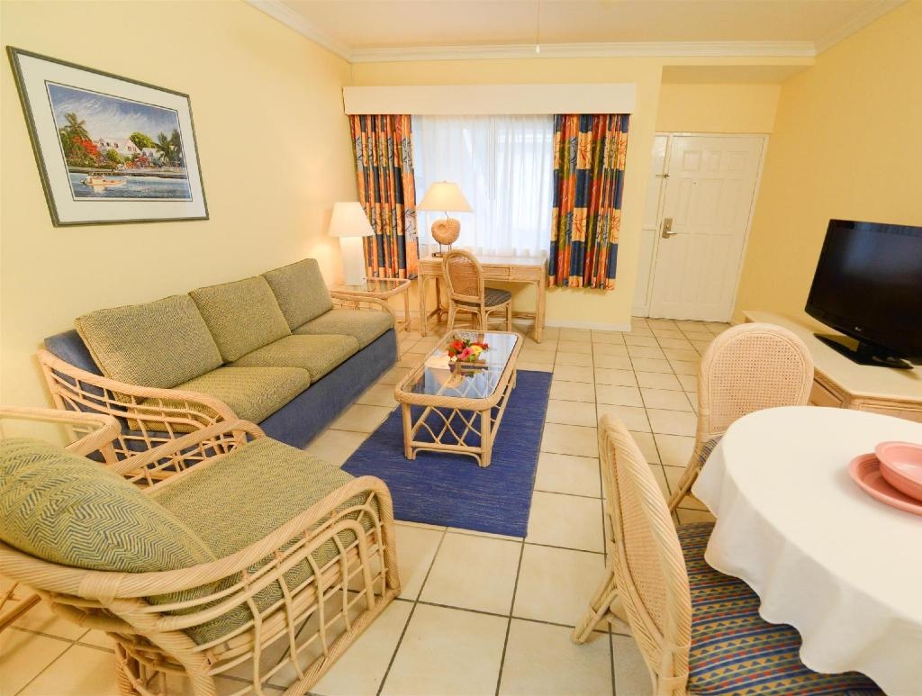 Bay View Suites Paradise Island  Rooms  Rooms Image 4 4