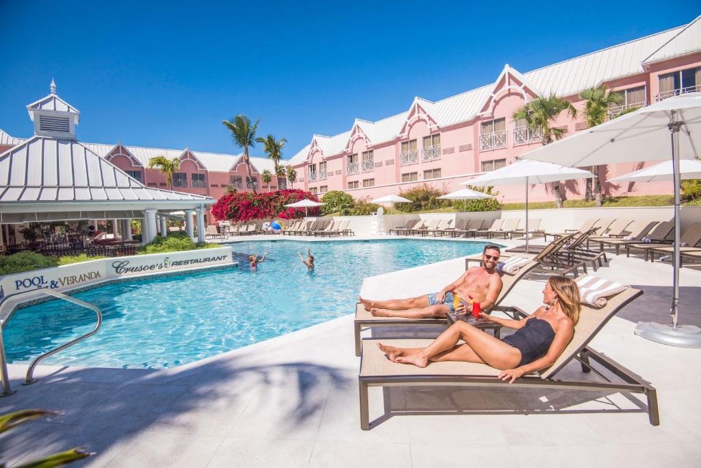 Comfort Suites Paradise Island  Facilities  Swimming Pool 6