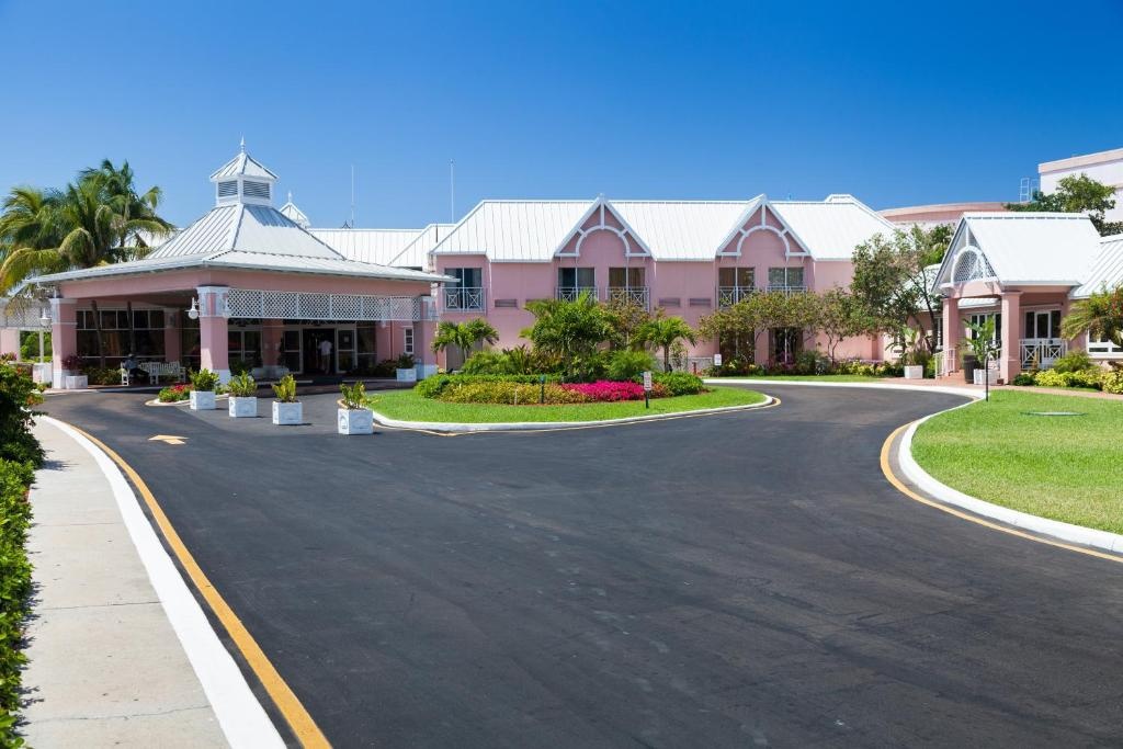 Comfort Suites Paradise Island  Property Views  Exterior View 4