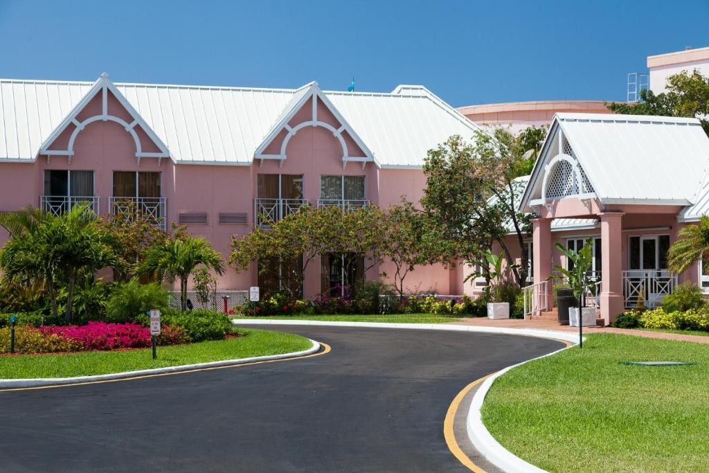Comfort Suites Paradise Island  Property Views  Exterior View 6
