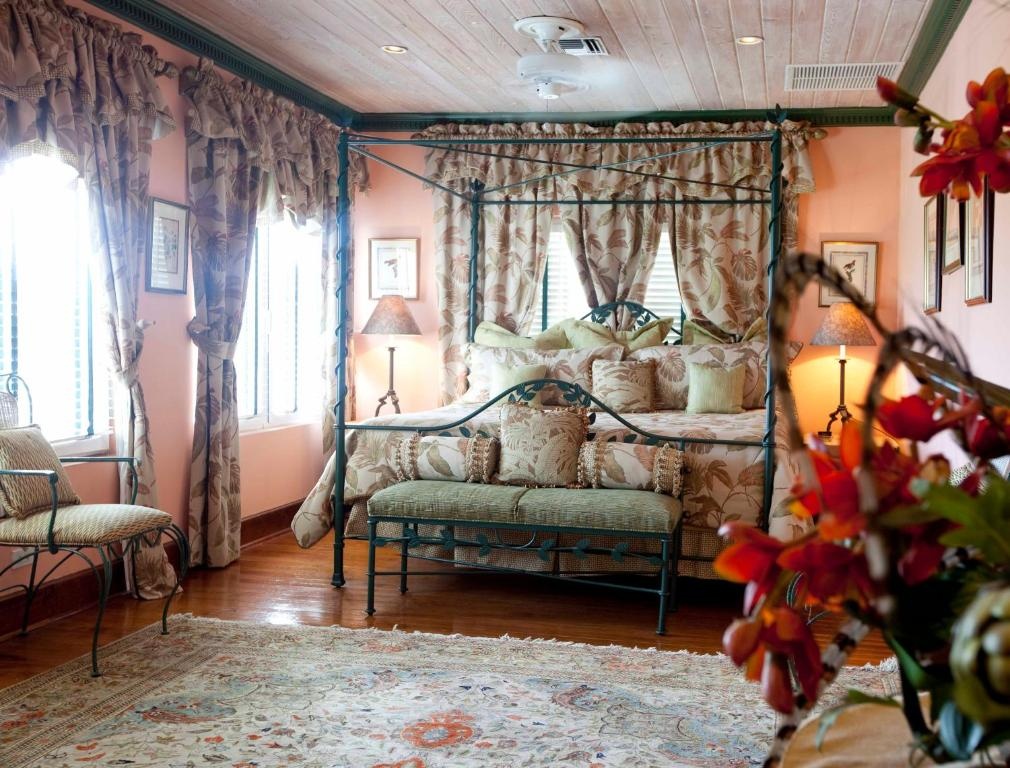 Graycliff Hotel  Rooms  Luxury King Room 4