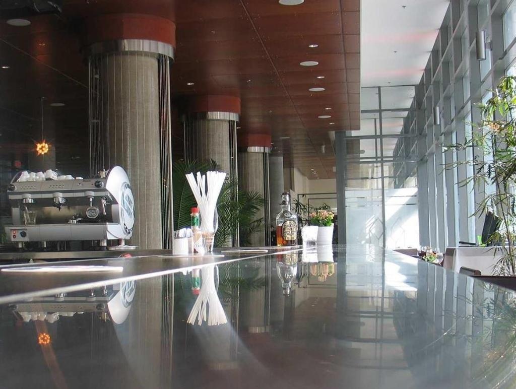Embassy Suites By Hilton Downtown Montreal  Facilities  Bar 2