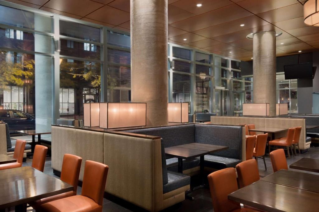 Embassy Suites By Hilton Downtown Montreal  Facilities  Facilities 1