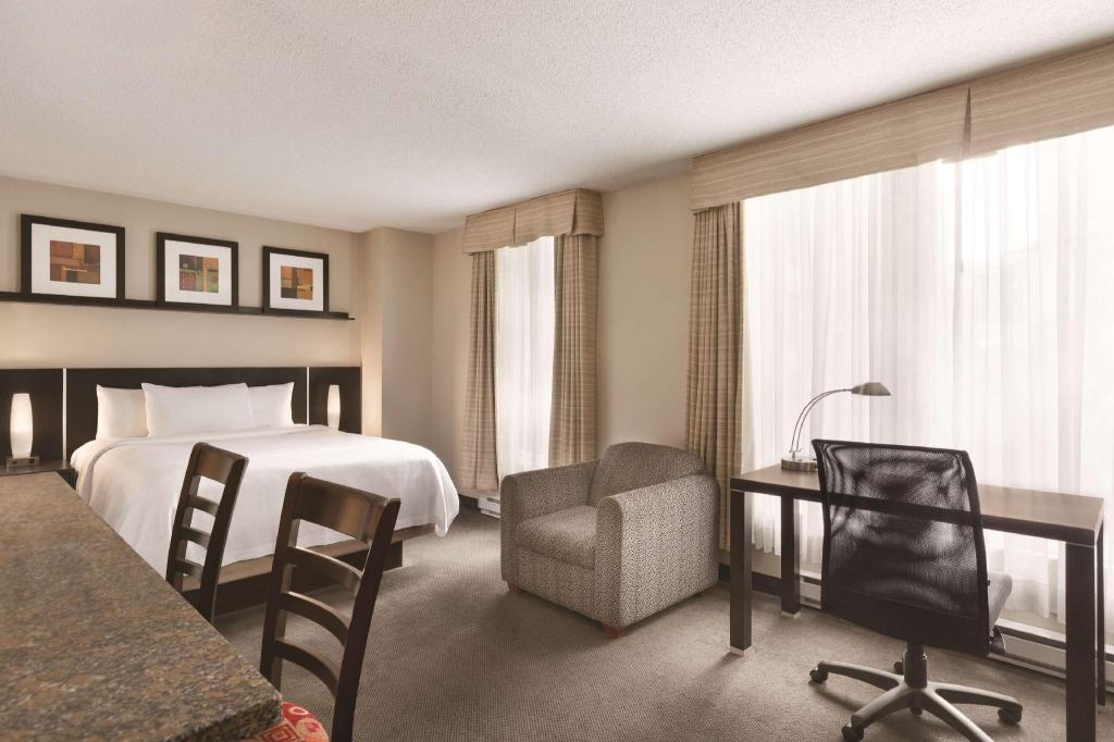 Embassy Suites By Hilton Downtown Montreal  Rooms  1 Room Studio With 1 Queen Bed 22