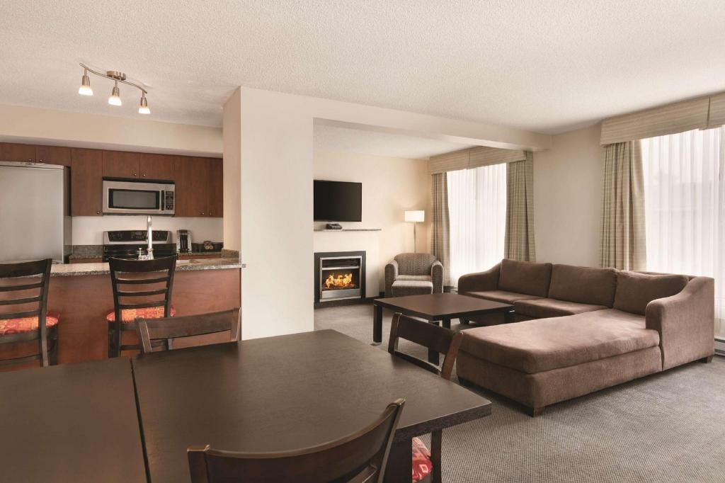 Embassy Suites By Hilton Downtown Montreal  Rooms  2 Bedroom Presidential Suite With 1 King1 Queen 13