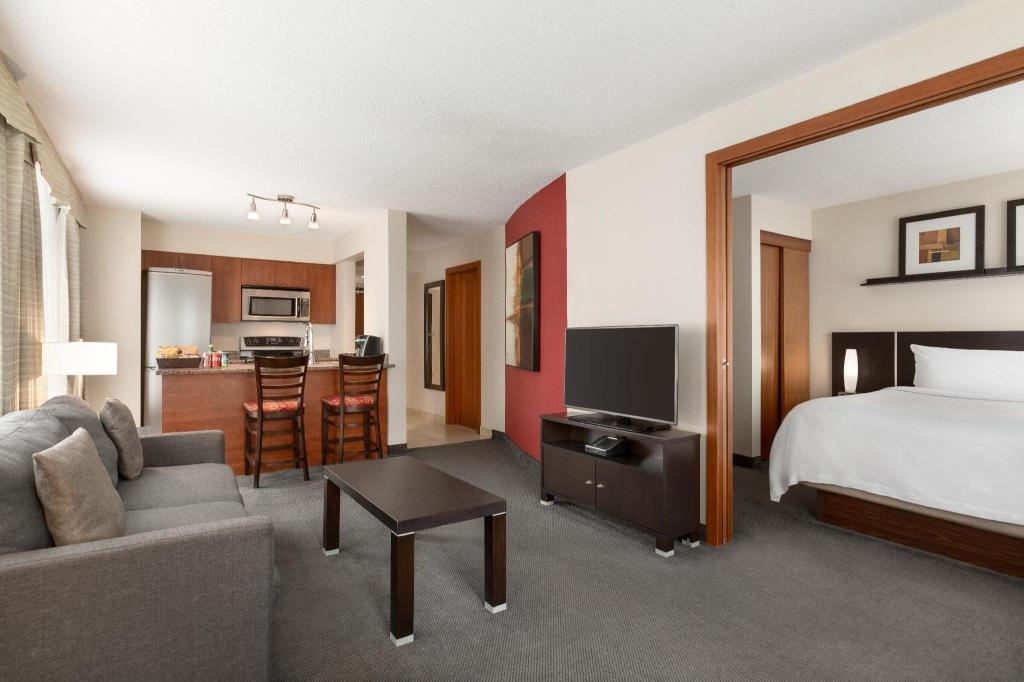 Embassy Suites By Hilton Downtown Montreal  Rooms  2 Room Premium Suite With 1 King Bed View 11