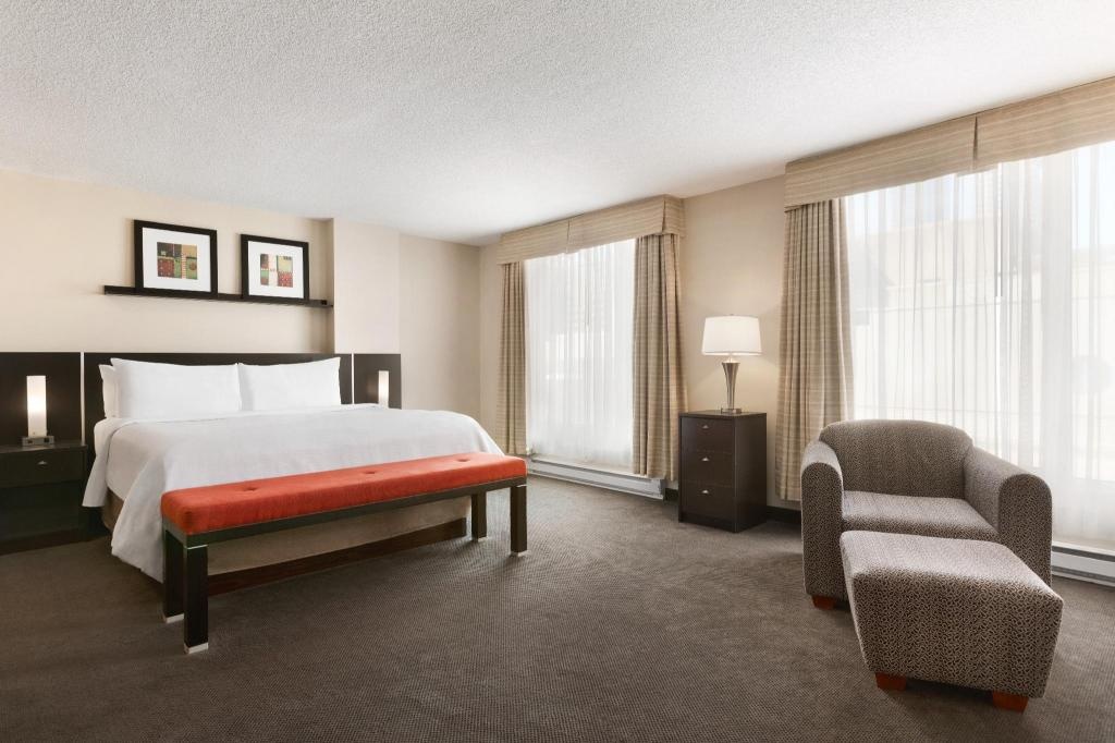 Embassy Suites By Hilton Downtown Montreal  Rooms  Presidential Suite With 1 King Bed Bed 17