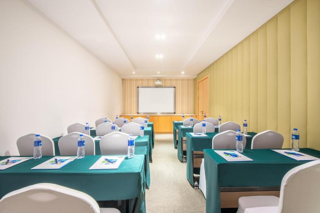 Holiday Inn Express Changzhou Centre By IHG  Facilities  Meeting Room Ballrooms 5