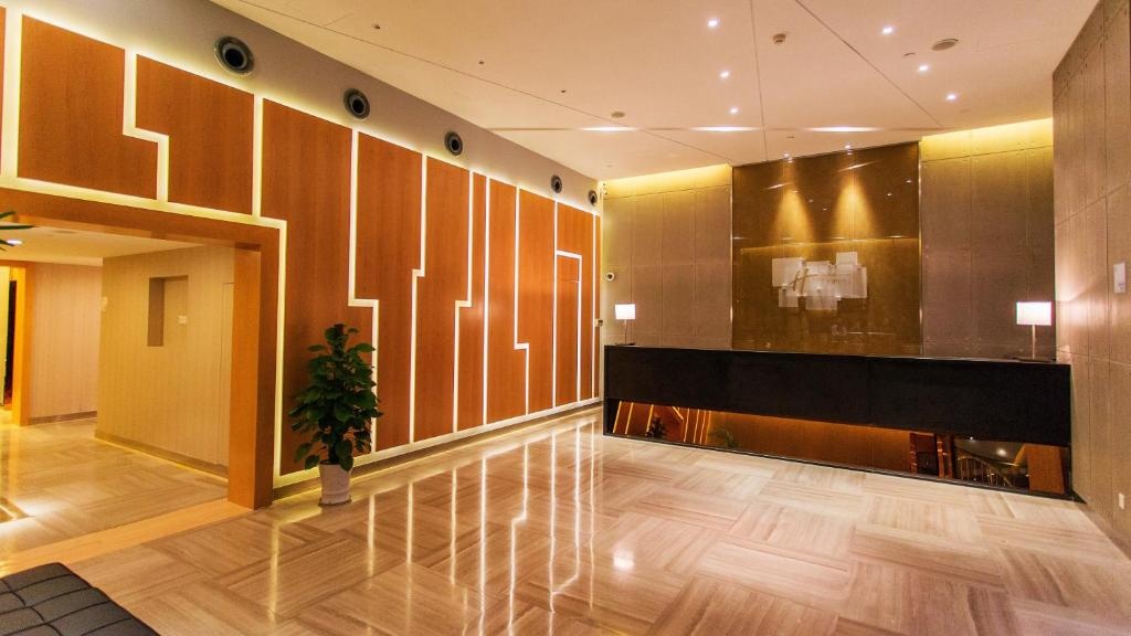 Holiday Inn Express Changzhou Centre By IHG  Property Views  Lobby 5