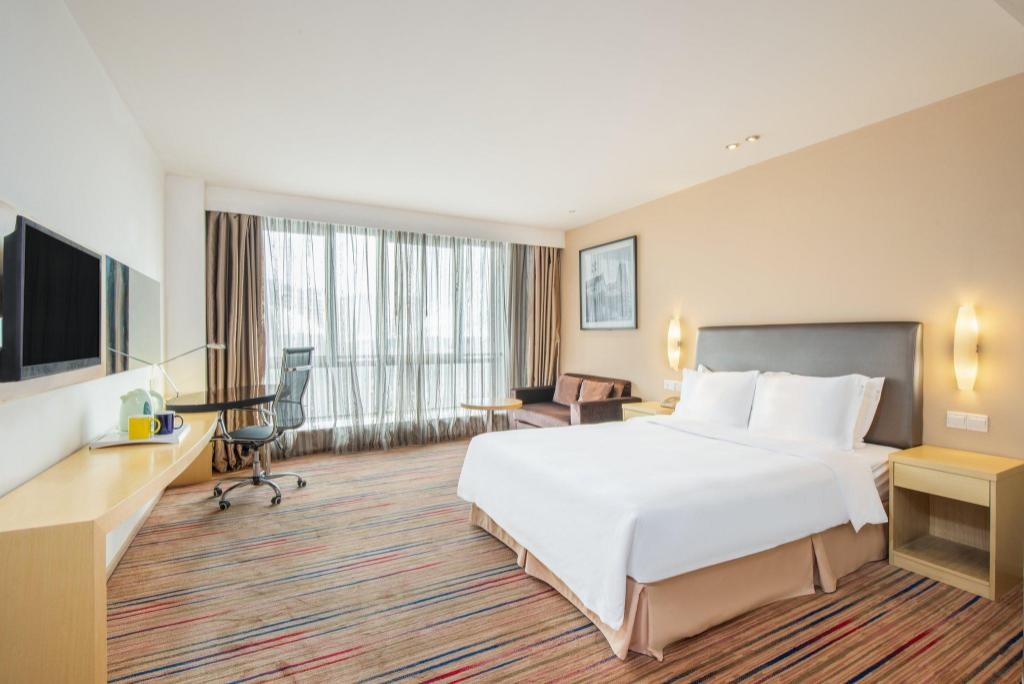 Holiday Inn Express Changzhou Centre By IHG  Rooms  1 Queen Standard Accessible 2
