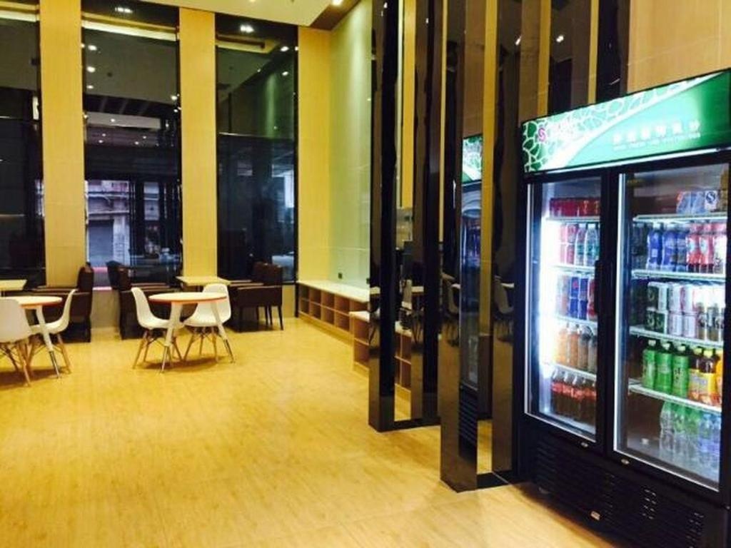 7 Days Inn Premium Foshan Lecong Furniture Mall Branch  Facilities  Facilities 1