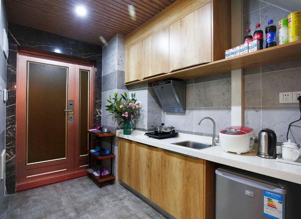 Guangzhou ChangLongWanda CBD 4 Bedroom Apatrment  Facilities  Kitchen 6
