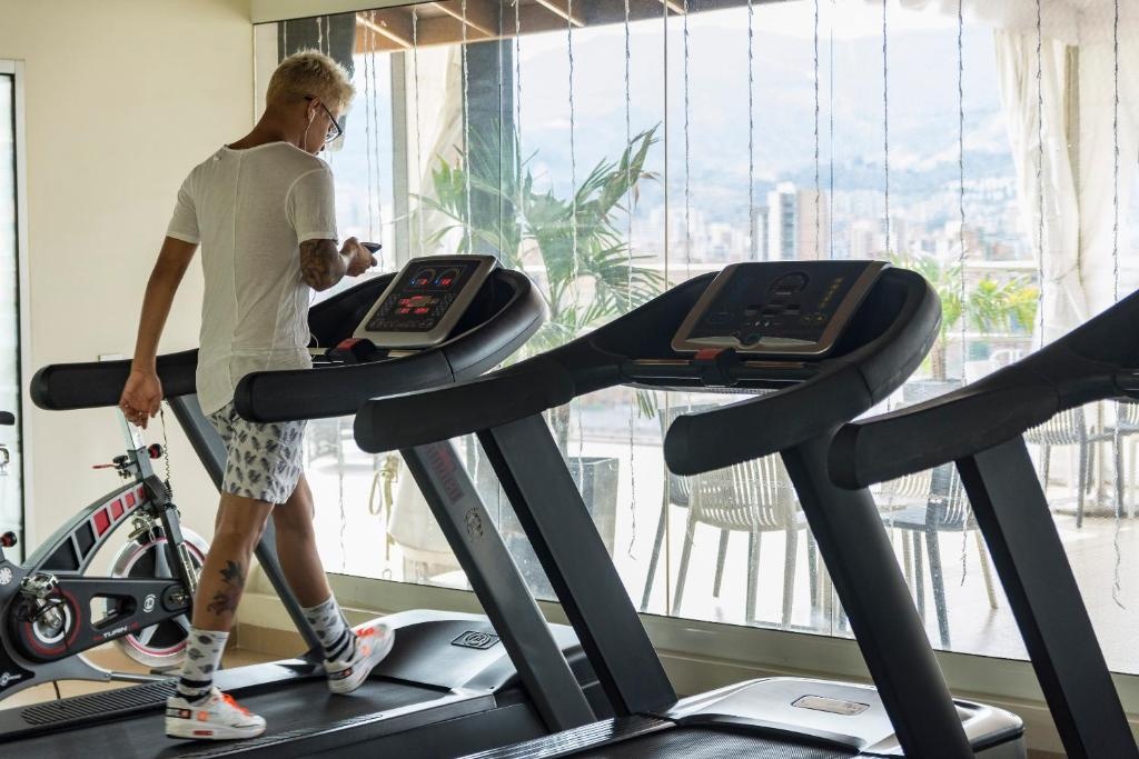 Hotel Dorado La 70  Facilities  Fitness Center 35