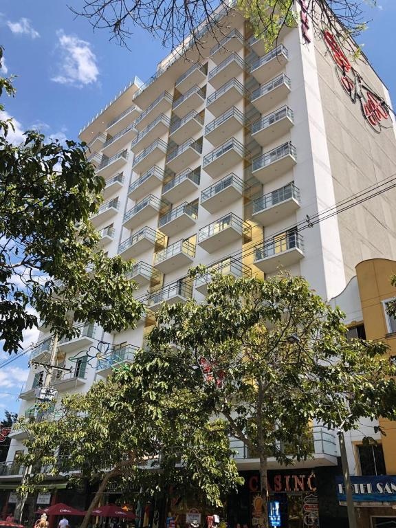 Hotel Dorado La 70  Property Views  Entrance 12
