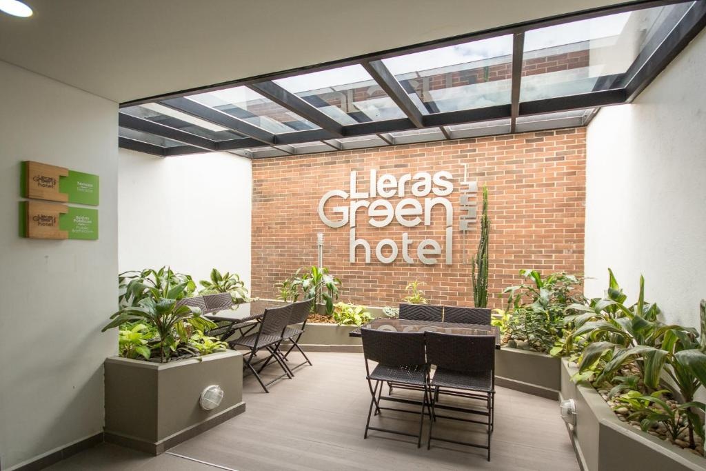 Lleras Green Hotel  Facilities  Balconyterrace 4