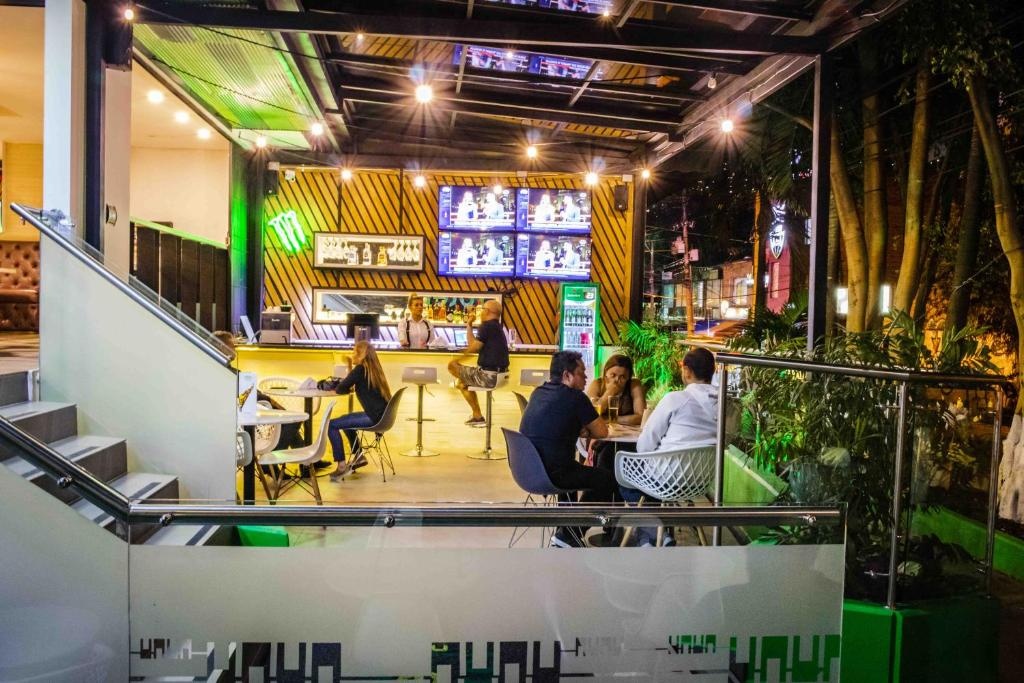 Lleras Green Hotel  Facilities  Barlounge 7