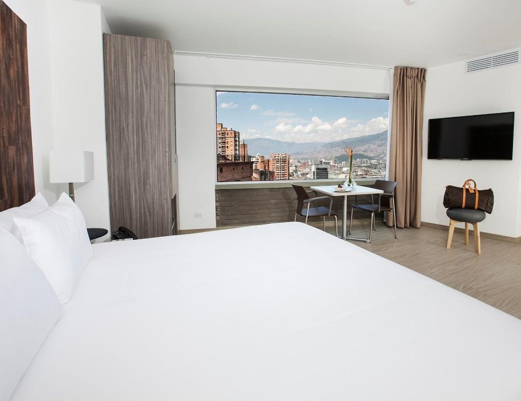 Viaggio Medellín Grand Select  Rooms  Standard Room 6
