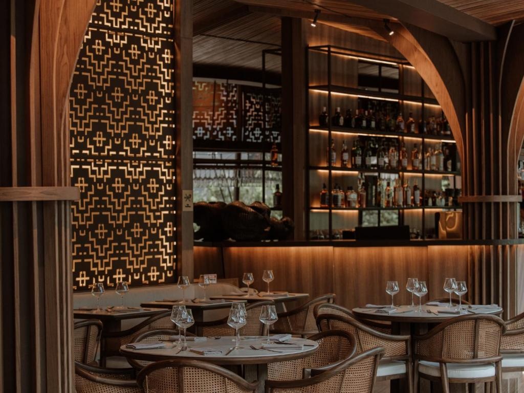 Binn Hotel  Dining  Restaurant 6
