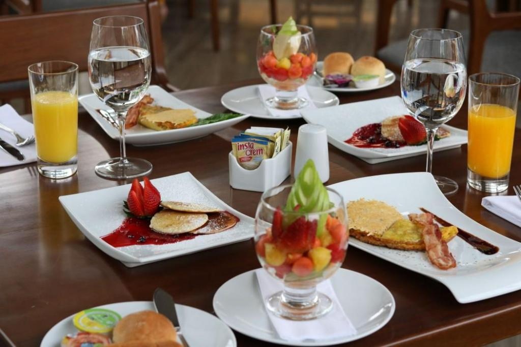 Binn Hotel  Dining  Dining Image 1 1