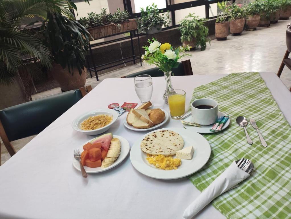 Gran Hotel  Dining  Food And Beverages 7