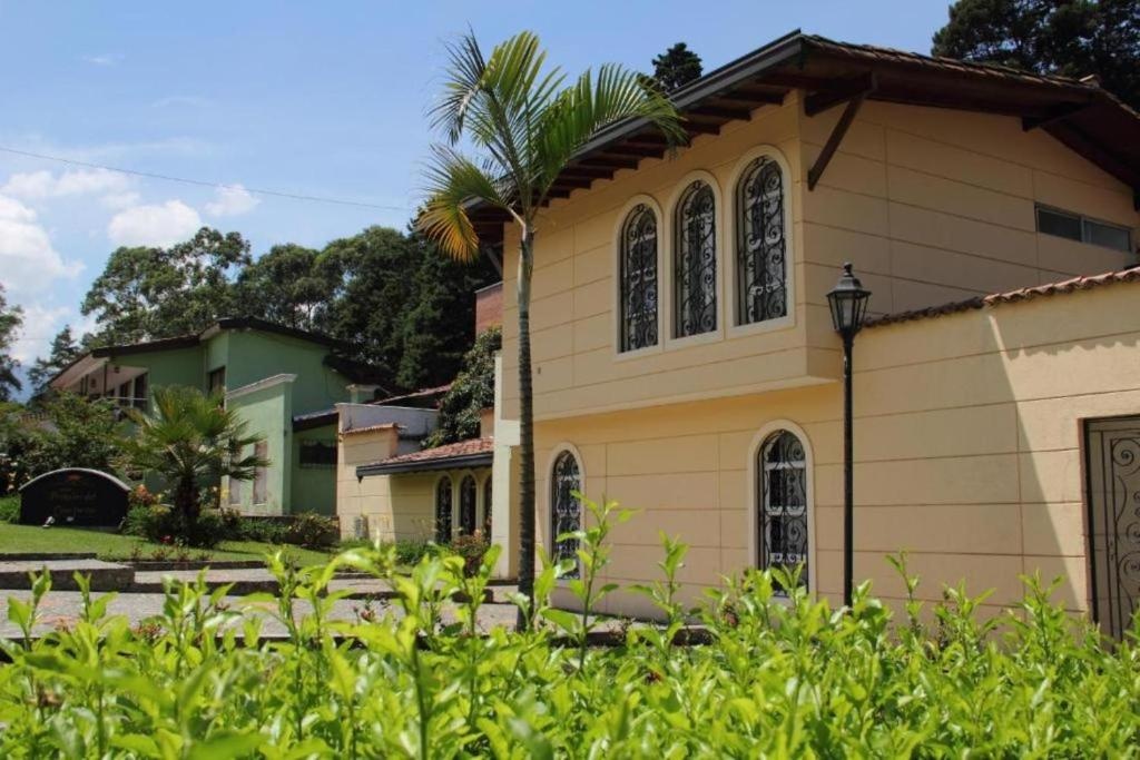 Hotel Portales Del Campestre  Property Views  Entrance 4