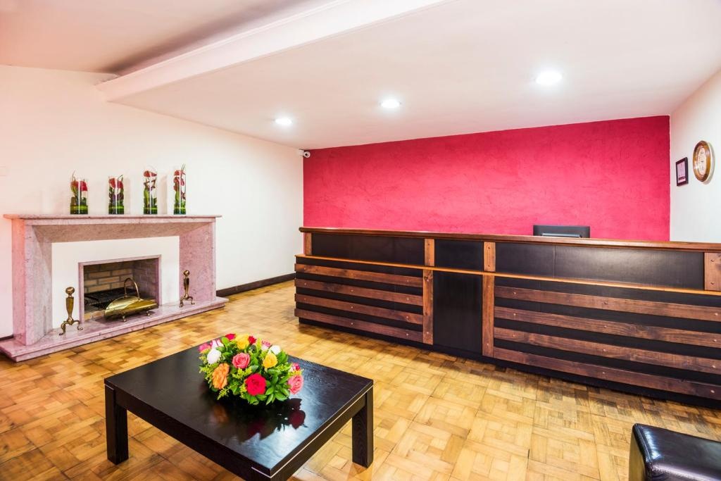 Hotel Portales Del Campestre  Property Views  Lobby 3