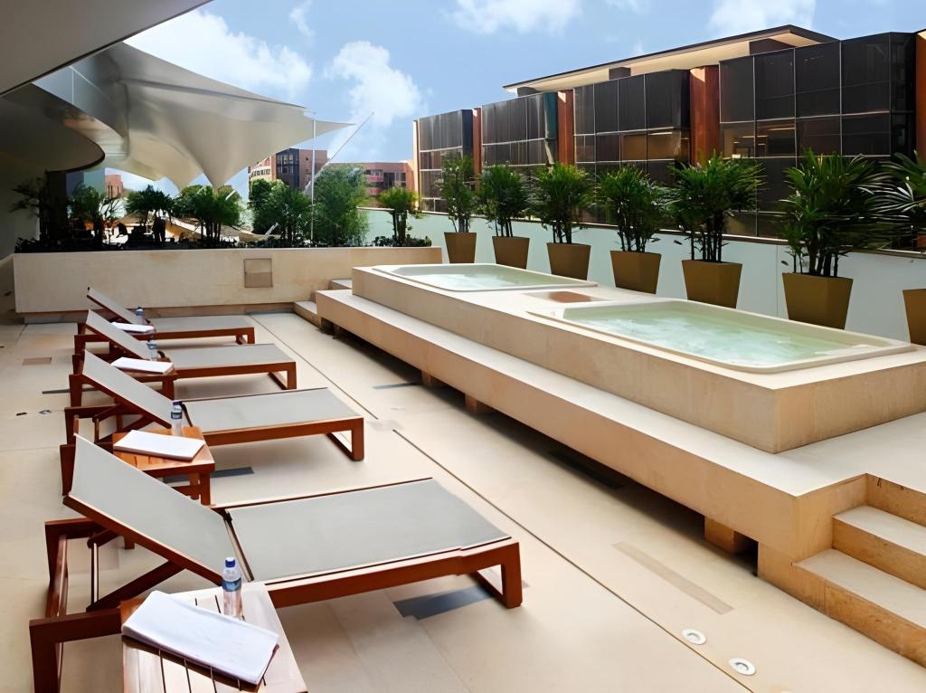 Hotel Estelar Milla De Oro  Facilities  Swimming Pool 10