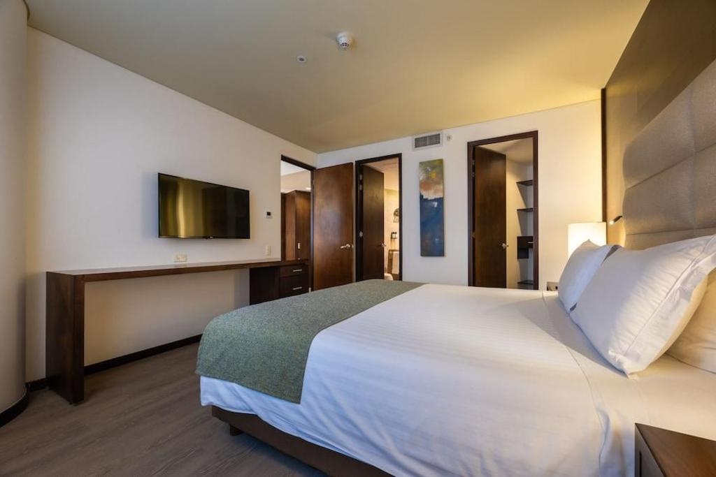 Hotel Estelar Milla De Oro  Rooms  Rooms Image 7 7