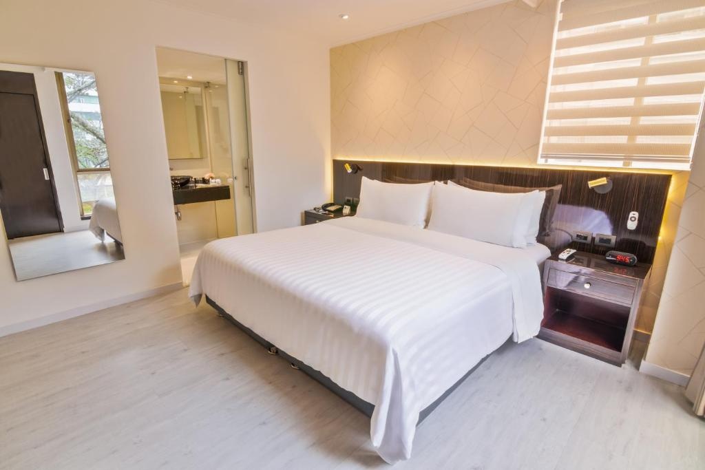 GHL Hotel Porton Medellin  Rooms  Rooms Image 1 1