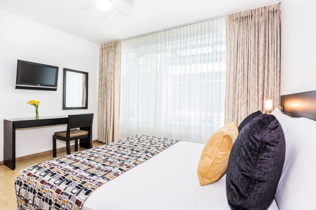 Hotel Asturias Medellin  Rooms  Superior Queen Room 3