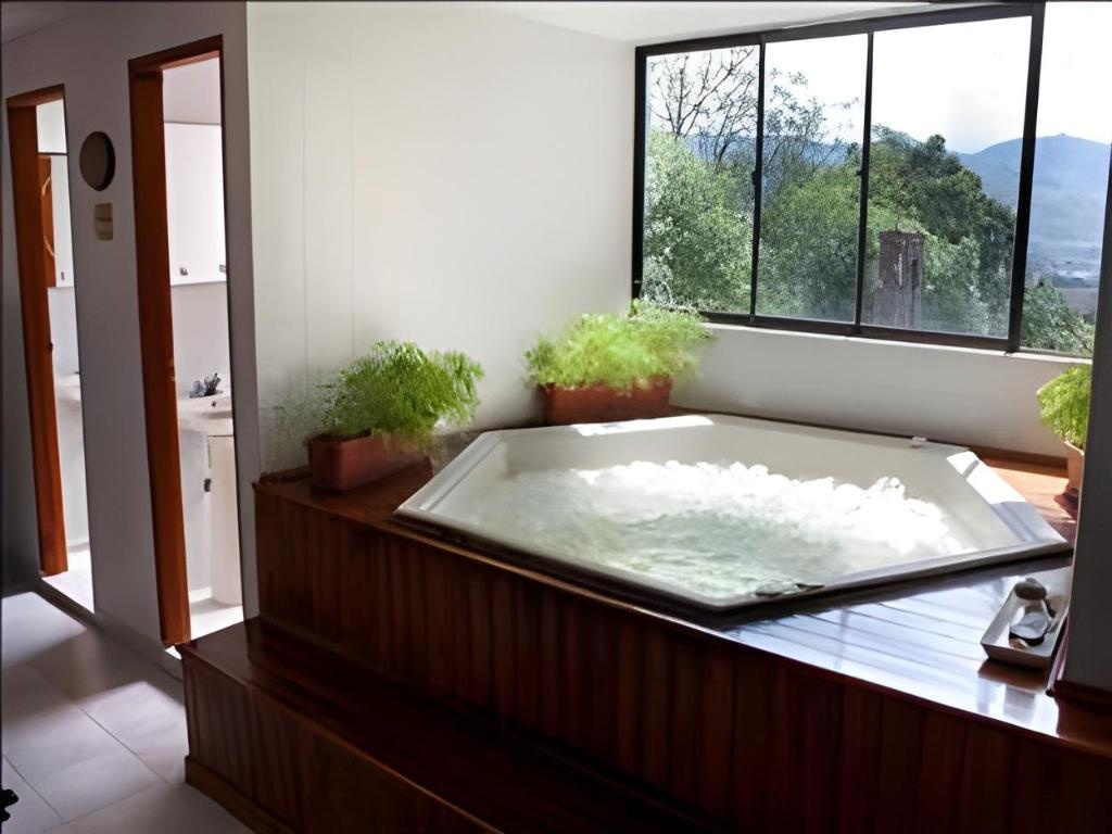 Hotel Plaza Rosa  Facilities  Hot Tub 1
