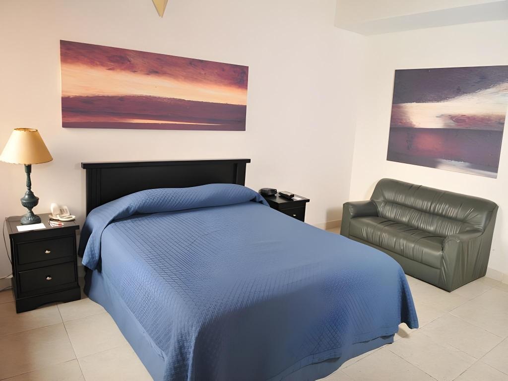 Hotel Plaza Rosa  Rooms  Single 3