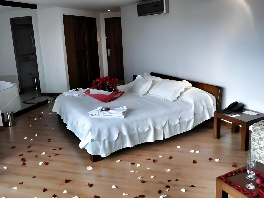 Hotel Casa Victoria  Rooms  Guestroom 1